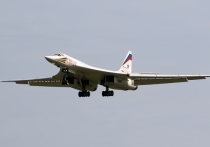 Два российских ракетоносца Ту-160 совершили плановый полет над нейтральными водами Баренцева, Норвежского морей и Атлантического океана