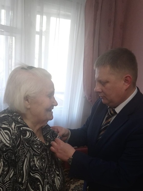 100-летняя курянка получила поздравление от Путина