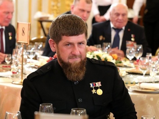 Кадыров призвал мусульман молиться пять раз в день против коронавируса
