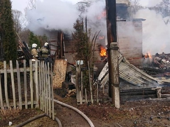 Несколько дач сгорели в кооперативе Калуги