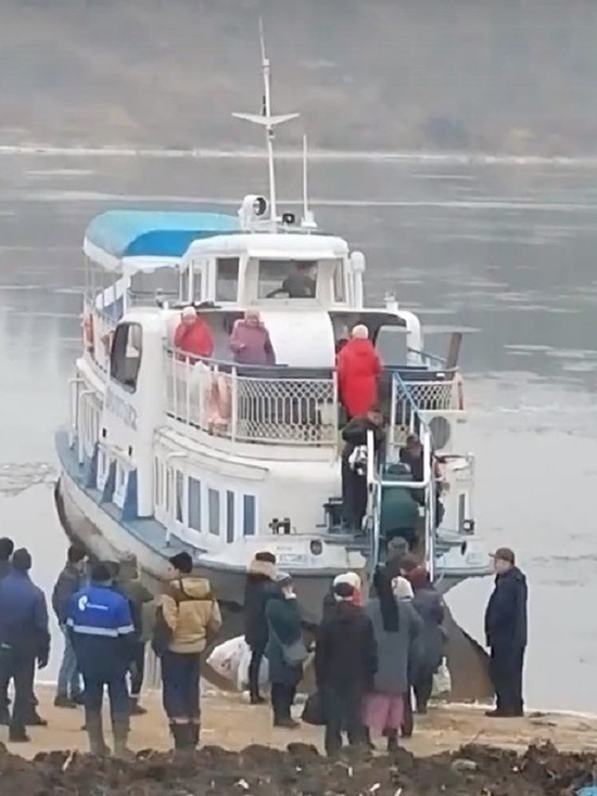 В Тутаеве начала действовать водная переправа