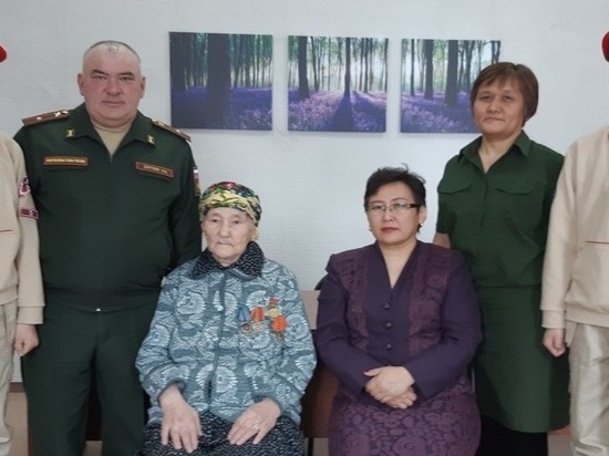 Труженица тыла из Бурятии стала героиней сюжета Минoбороны России