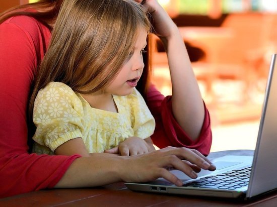 Радий Хабиров рассказал о программе по переподготовке женщин в декрете