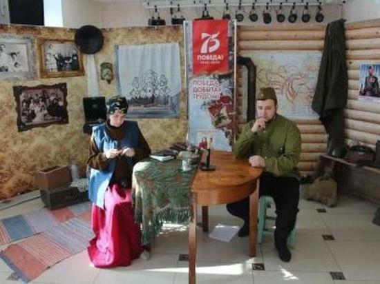 Тюменцы свяжут шарф для фронтовиков