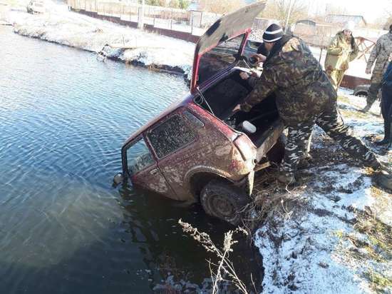 Под Алексином внедорожники месили грязь: доехали не все