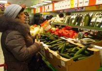 В соцсетях в последние дни публикуется много фото и видео, свидетельствующих о том, что полки в российских продовольственных магазинах стремительно пустеют