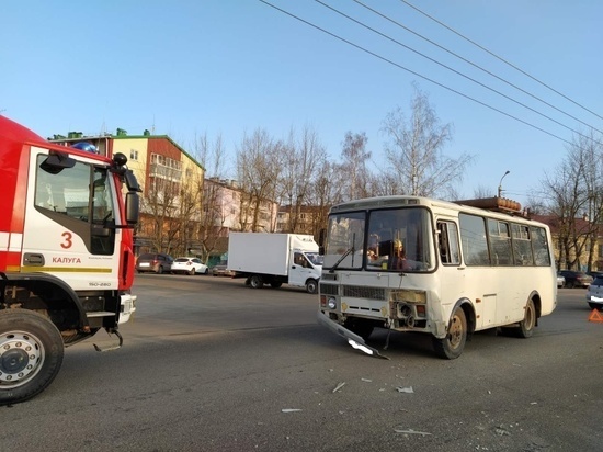 Один человек травмирован в ДТП с автобусом в Калуге