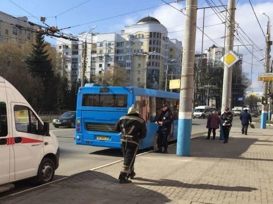 В Брянске бесхозный пакет в автобусе устроил переполох