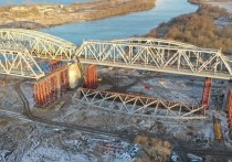 В рамках программы, которую спонсирует РЖД, продолжается реконструкция железнодорожного моста через р