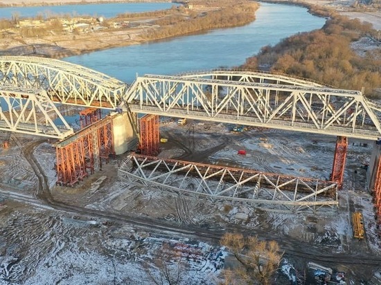 В Серпухове продолжается демонтаж моста через Оку