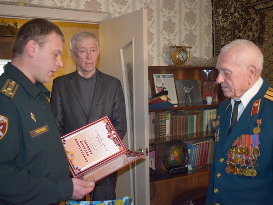 Костромские Росгвардейцы поздравили ветерана с 90-летием