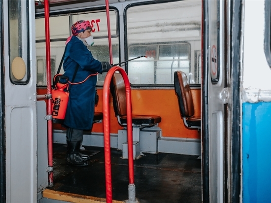 В Чебоксарах салоны общественного транспорта обрабатывают хлорным раствором