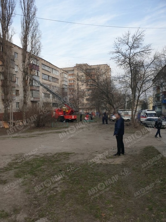 В Курске с 4 этажа катапультировался человек