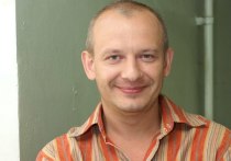 Рассмотрение громкого дела об ужасной смерти актёра Дмитрия Марьянова в реабилитационном центре приостановлено в связи с повсеместными ограничениями в судах из-за угрозы нового вируса