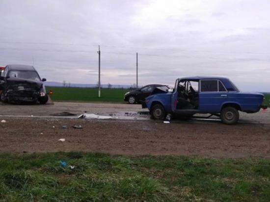 На Кубани водитель без прав устроил аварию на трассе и погиб