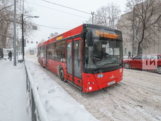 Кондуктора казанского автобуса премируют за помощь пассажирке