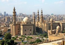 Российское посольство в Египте согласовывает сроки и количество специальных рейсов для эвакуации граждан РФ, которые остались в арабской стране