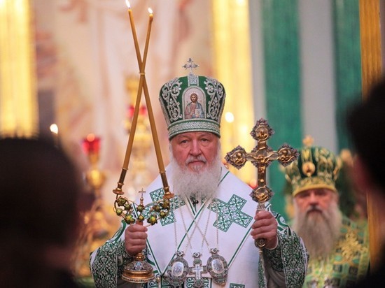 Патриарх Кирилл утвердил спецмолитвы против коронавируса