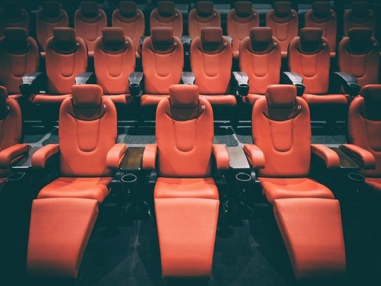 Из-за коронавируса в России могут приостановить работу кинотеатров