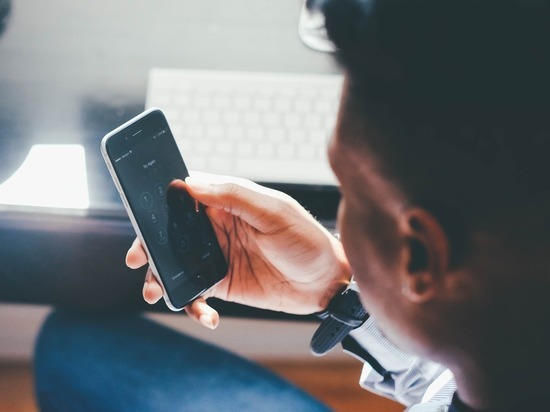 Аппараты будут заносить в специальную базу, а сотовые операторы начнут их блокировать