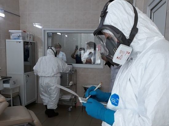 «Я остаюсь на работе для вас»: во время коронавируса в БСМП живут 85 врачей