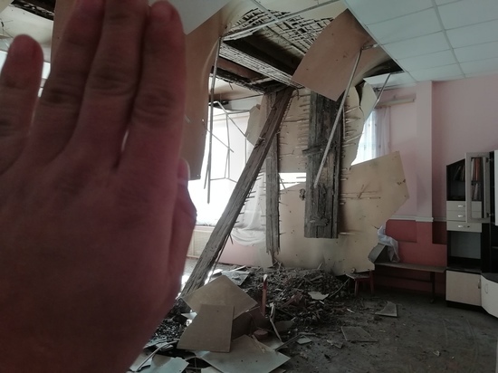 В одном из астраханских детских садов рухнул потолок