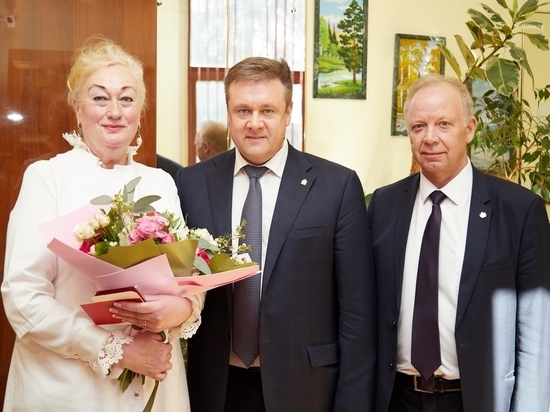 Губернатор поздравил с юбилеем главврача больницы Семашко