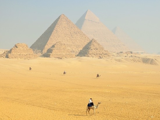 В Египте дезинфицируют пирамиды Гизы  из-за коронавируса