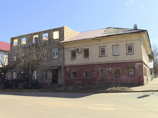 На улице Галичской второй день разбирают дом-самострой