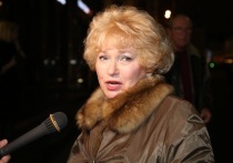 Сенатор Людмила Нарусова сдала тест на коронавирус