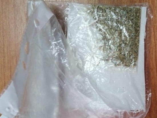 У доставщика еды из Кемерова нашли наркотики