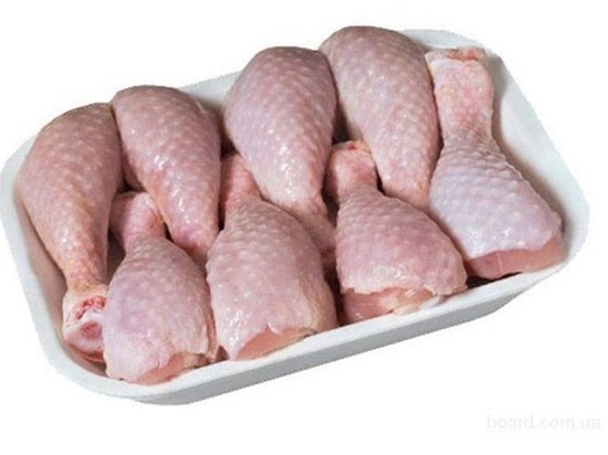 В куриной продукции, произведенной в Тверской области, обнаружили вредные вещества.