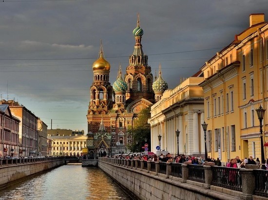 В Петербурге запретили посещать храмы