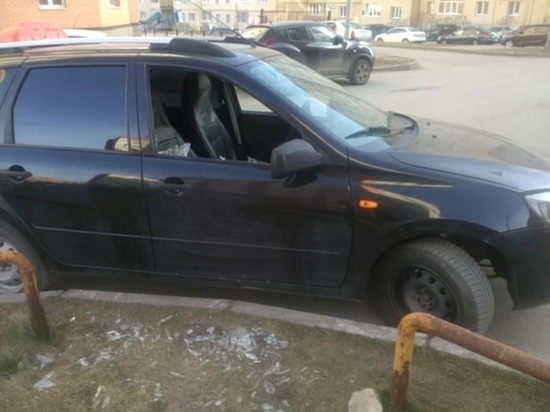 На Правобережье Калуги вновь побили стекла в автомобилях