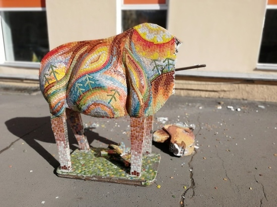 В центре Петрозаводска вандалы разбили мозаичного лося