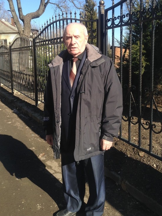 Смоленский поэт считал счастьем - когда здоровы родные и спокойна страна