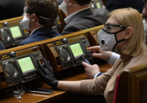 Под покровом ночи депутаты Верховной Рады приняли скандальный закон «о земле», дозволяющий продажу украинских сельхозугодий всем желающим