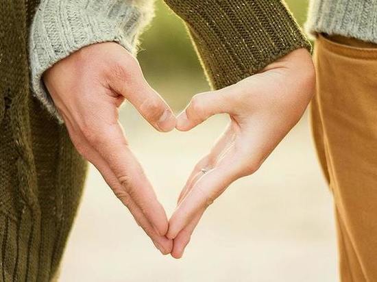 Москвич предложил идею организовать в столичных парках быстрые свидания