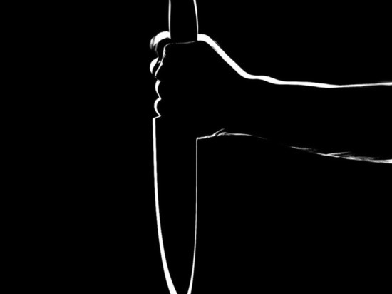 Женщина в Оренбурге уговаривая племянника бросить пить, ударила его ножом