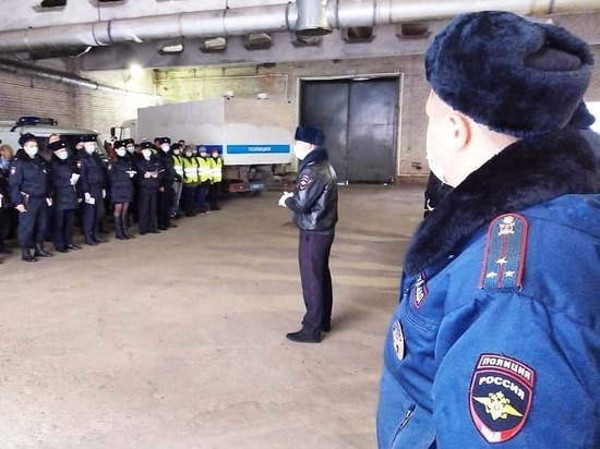 Чеховским полицейским выдали маски и перчатки