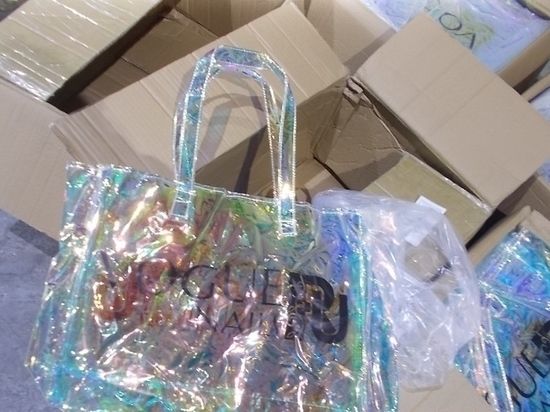Контрафактные сумки французской фирмы задержали в Забайкалье