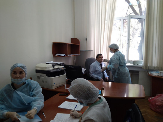В Астрахани депутатов областной думы начали проверять на коронавирус