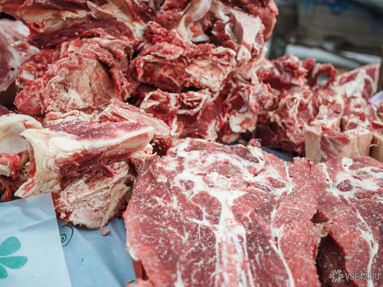 В Междуреченске развенчали слух о фурах с мясом, которые не могут попасть в город