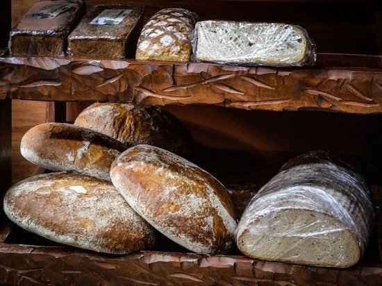 Владелец пекарни из ЯНАО возит бесплатный хлеб пенсионерам и многодетным