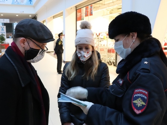 В торговых центрах Костромы госавтоинспекторы проводят профилактическую работу с родителями