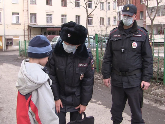 Полицейские Екатеринбурга устраивают рейды из-за гуляющих несовершеннолетних