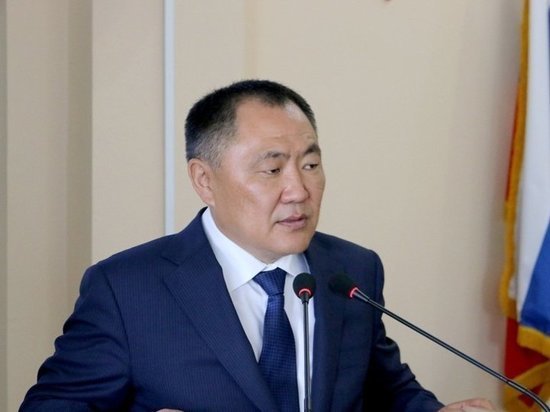 Глава Тувы попросил премьер-министра РФ заморозить взыскания банковских долгов с населения России