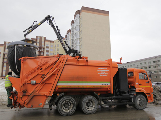 В Южно-Сахалинске убирать мусор начала новая спецтехника