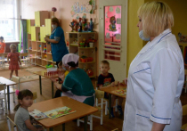 На время карантина в Серпухове продолжат работу всего 12 детских садов, в них создадут дежурные группы для малышей, чьи родители продолжают работать