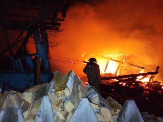 В Ивановской области в ночном пожаре сгорел дом – есть пострадавшие